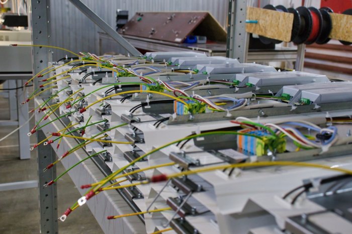 Вязальщик схемных жгутов, кабелей и шнуров