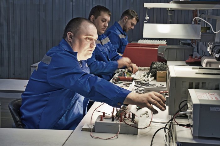 Монтажник радиоэлектронной аппаратуры и приборов (альтернативное наименование: Регулировщик радиоэлектронной аппаратуры и приборов)